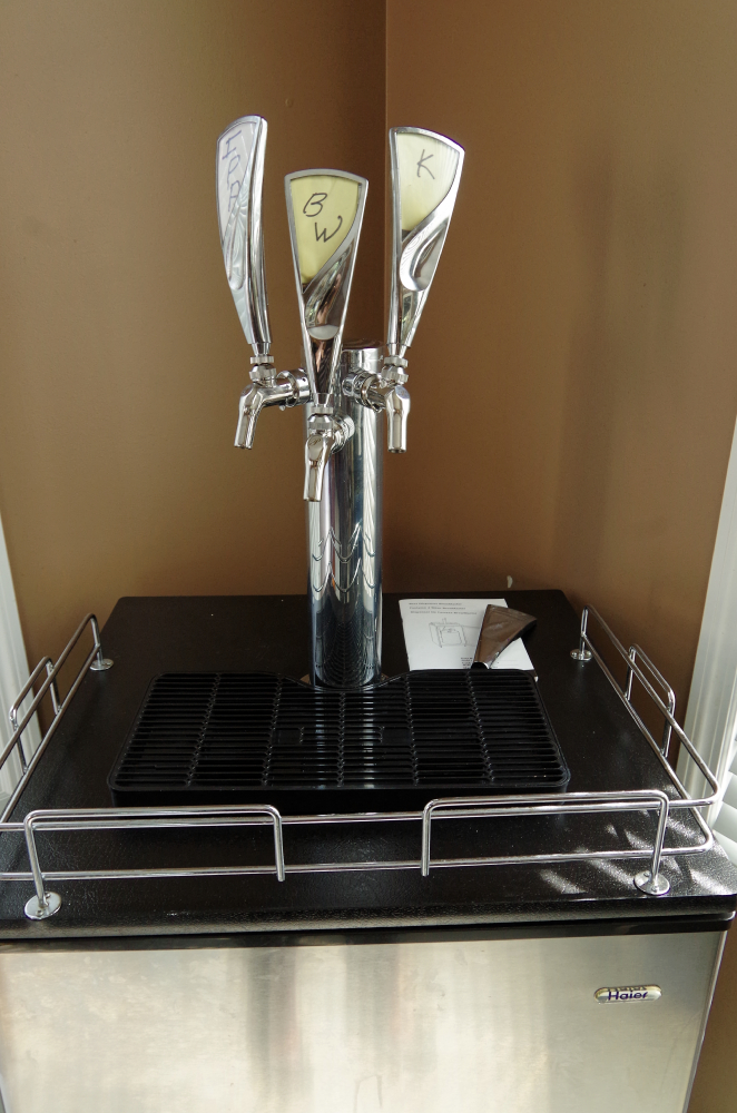 Haier BrewMaster Beer Dispenser Home Kegerator