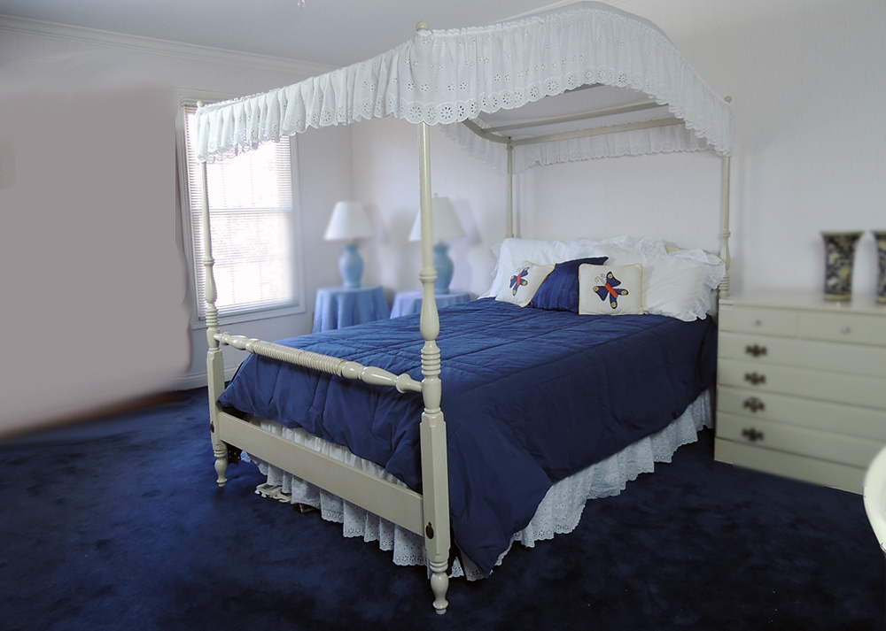 Ethan Allen Full Size Canopy Bed
