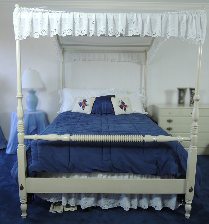 Ethan Allen Full Size Canopy Bed