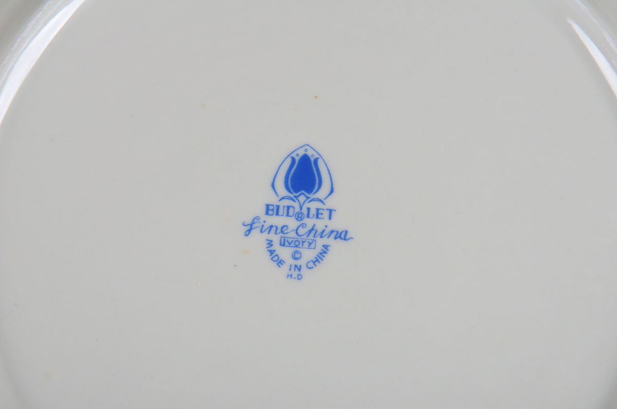 Budlet Fine China Ivory 86 Piece Set