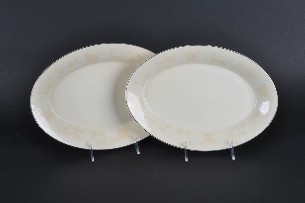 Budlet Fine China Ivory 86 Piece Set