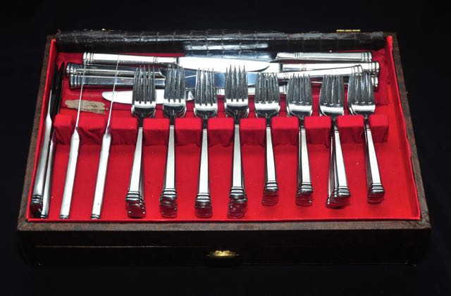Set of Oneida Achievement 18/8 Stainless Flatware