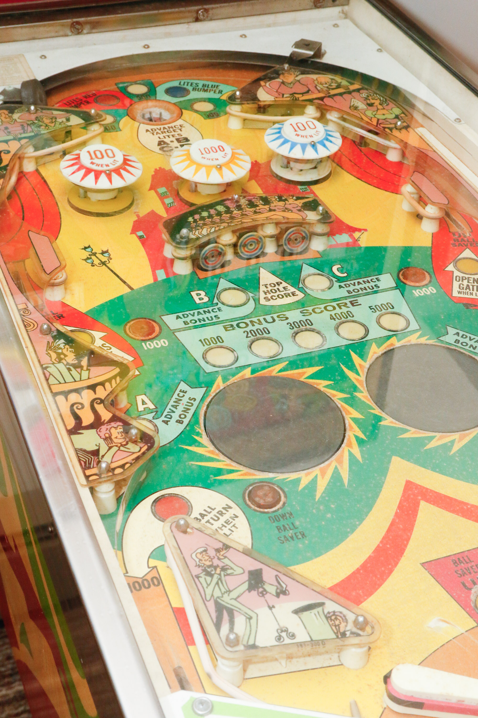 "Casino" Pinball Machine by Chicago Coin