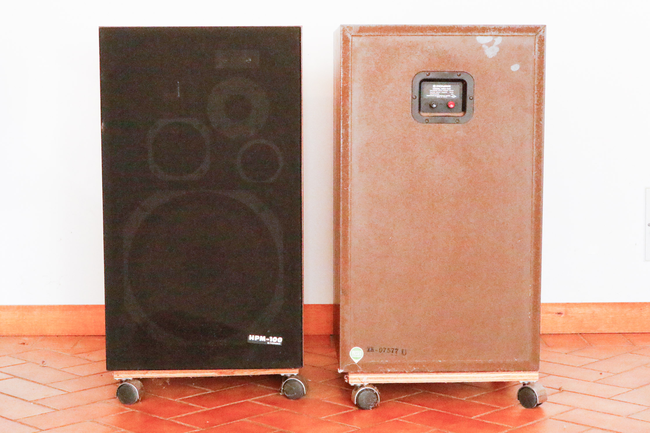 Pair of Vintage Pioneer HPM-100 Speakers
