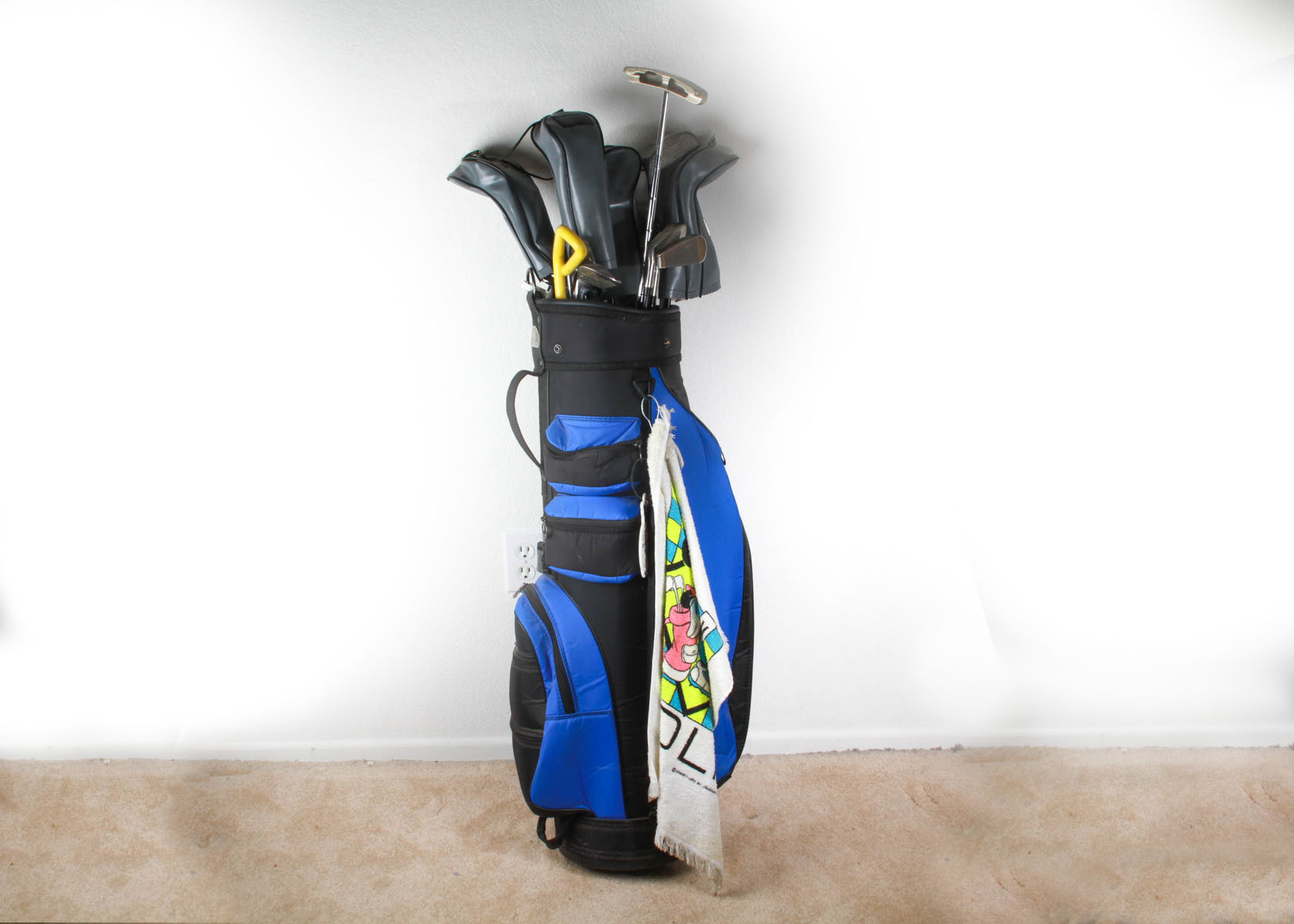 Set of Golf Clubs in Quality Sports Inc. Bag
