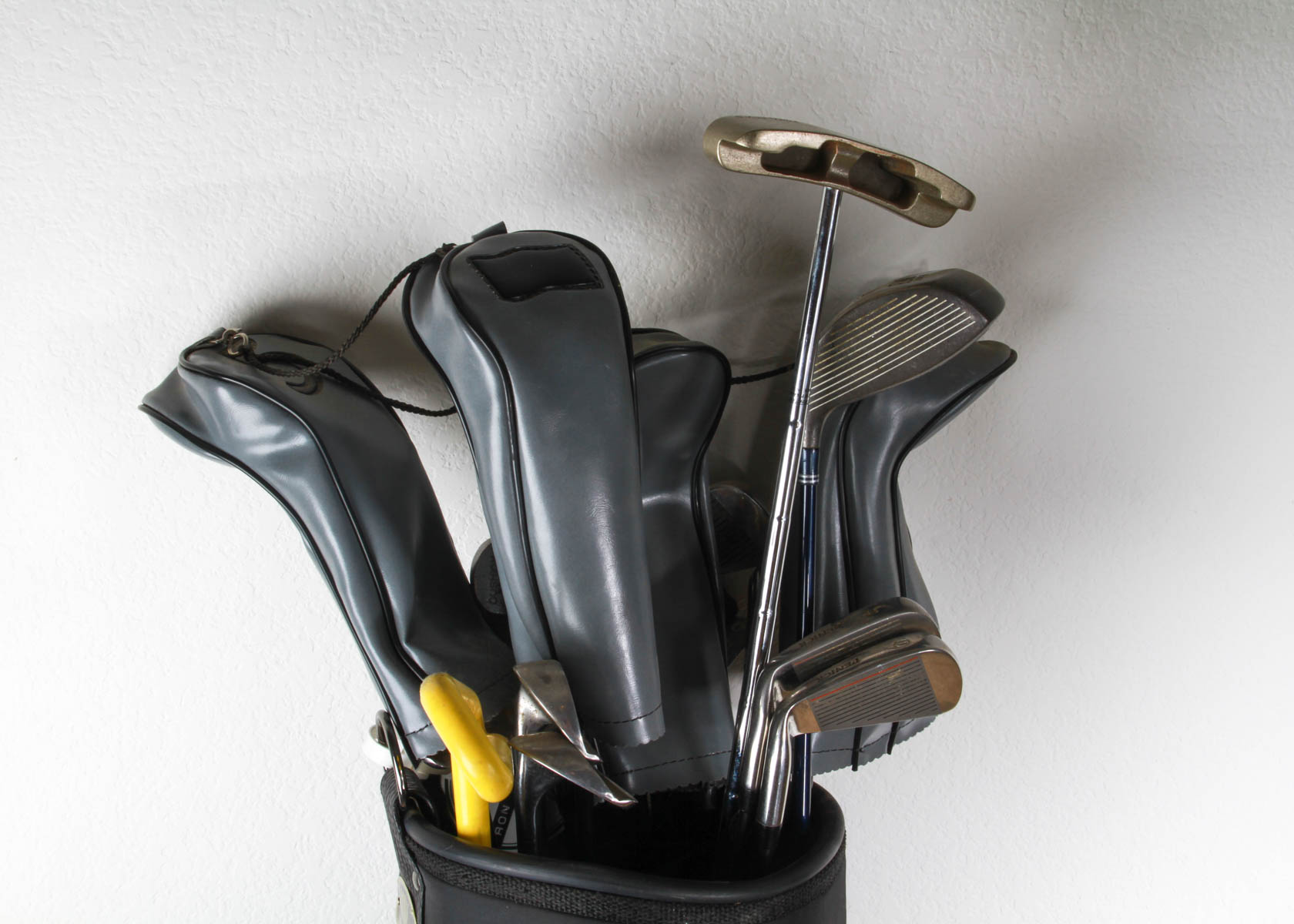 Set of Golf Clubs in Quality Sports Inc. Bag