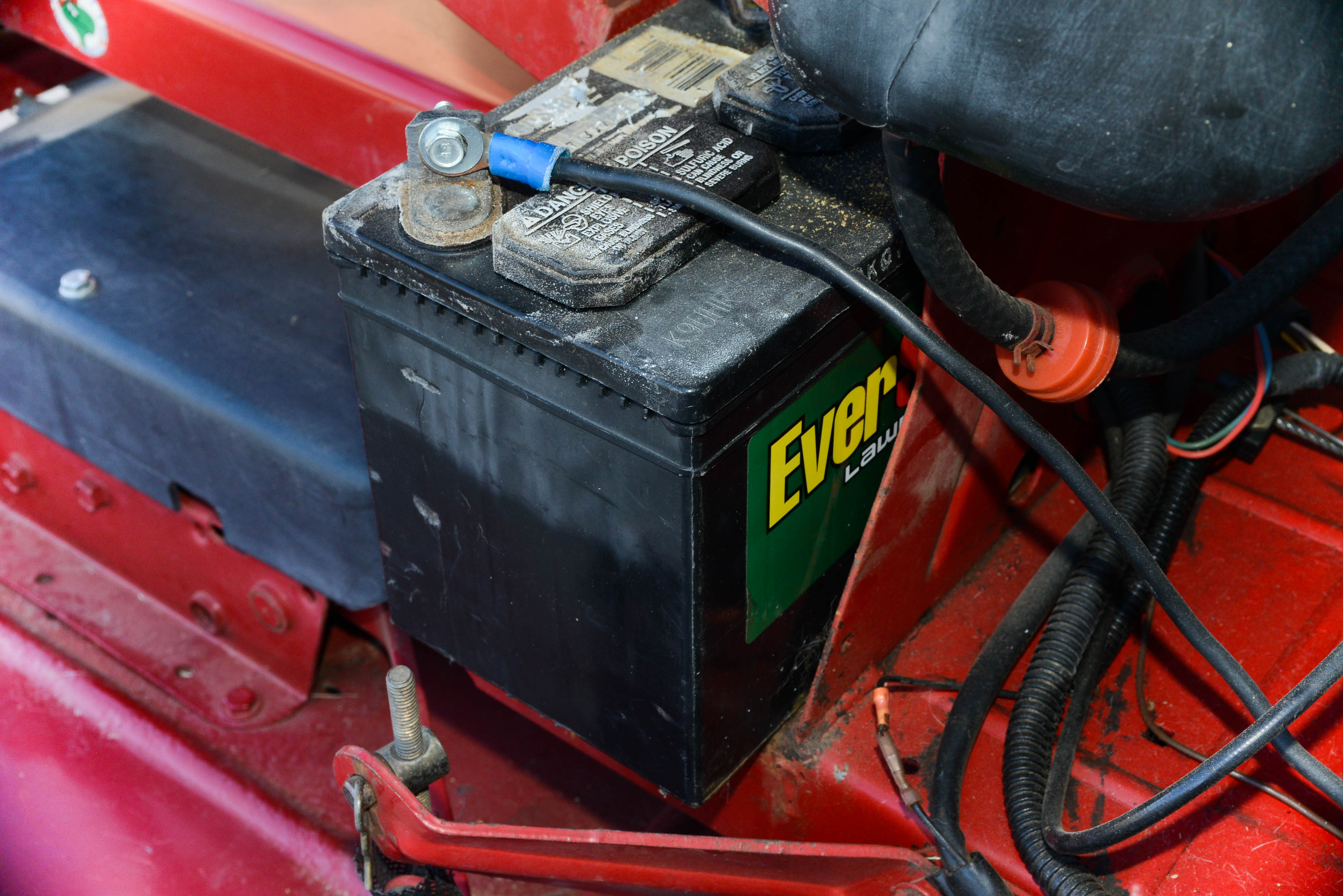 Snapper SR1433 Riding Lawn Mower