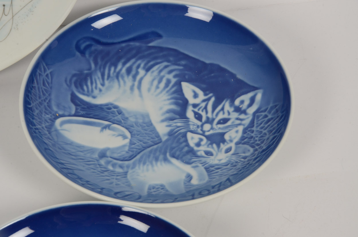 Vintage Mother's Day Dish Collection