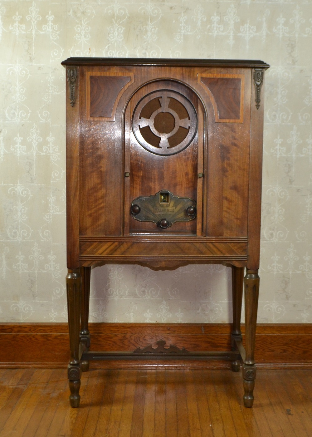 Vintage Jesse French Tube Radio & Cabinet