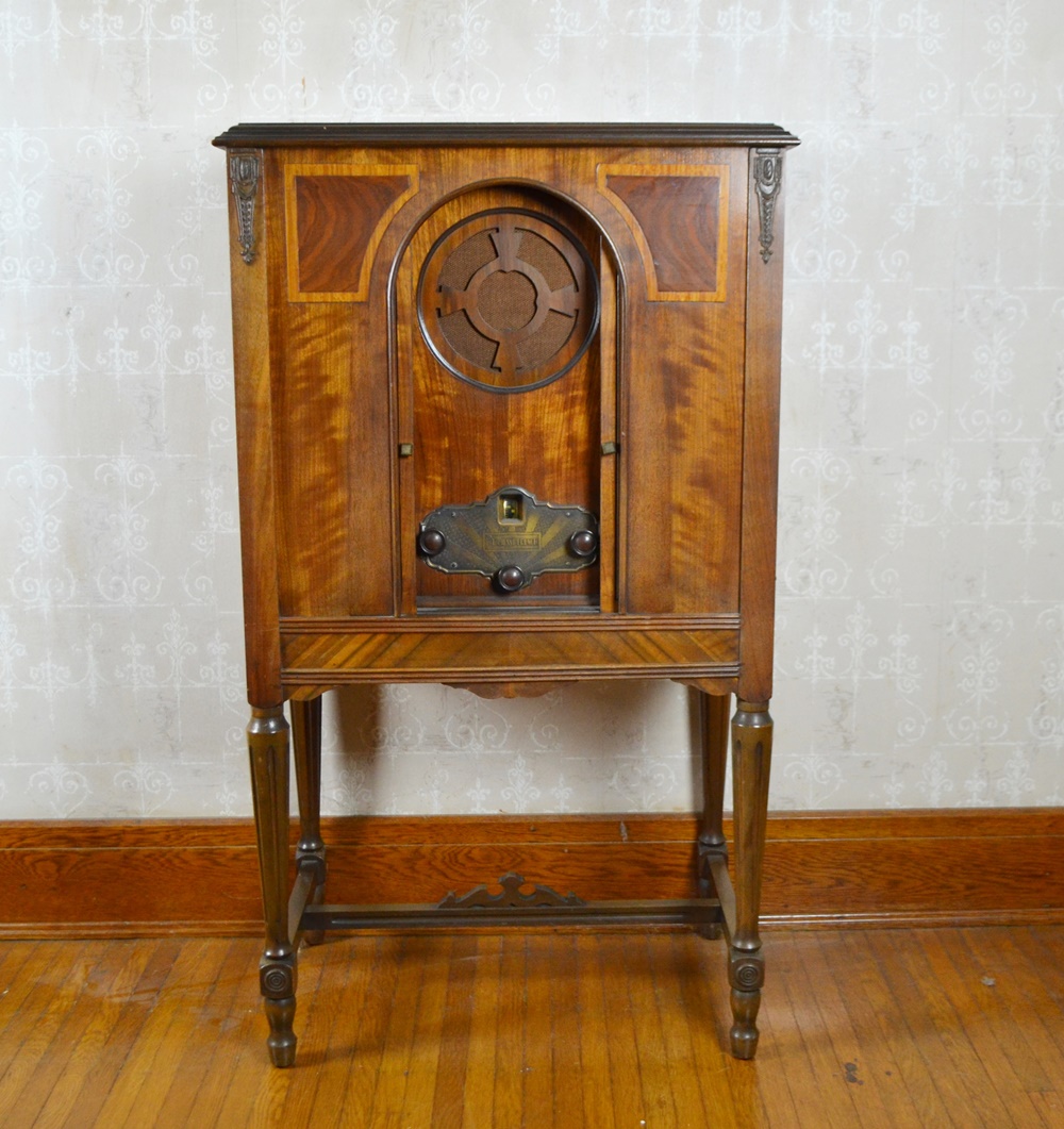 Vintage Jesse French Tube Radio & Cabinet