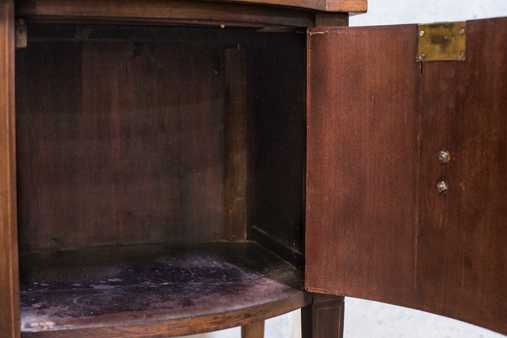 Sheraton Style Buffet Table