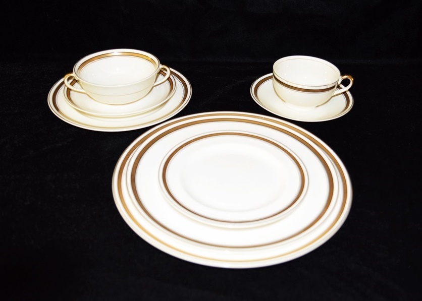 Vintage "Pareek" Johnson Bros. England  China