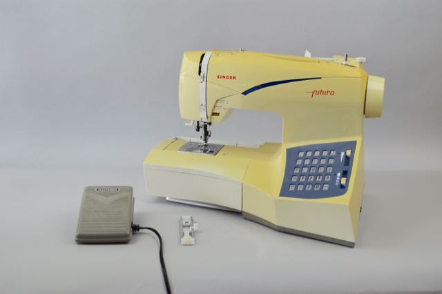 Singer Quantum Futura CE-200 Embroidery Sewing Machine