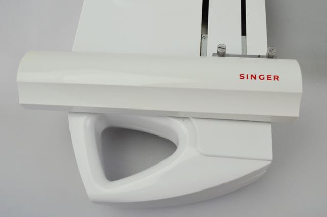 Singer Quantum Futura CE-200 Embroidery Sewing Machine