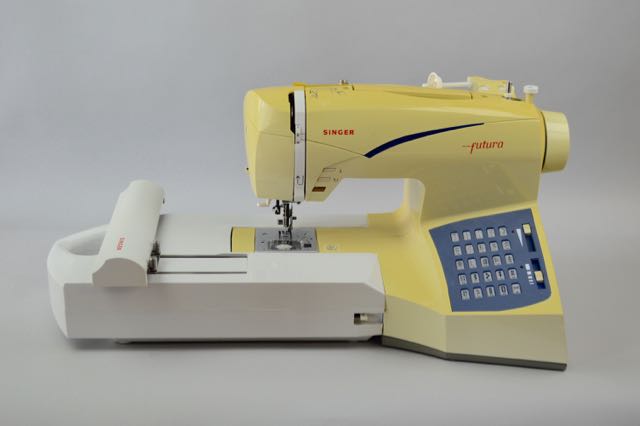 Singer Quantum Futura CE-200 Embroidery Sewing Machine