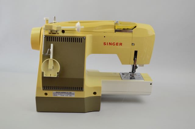 Singer Quantum Futura CE-200 Embroidery Sewing Machine