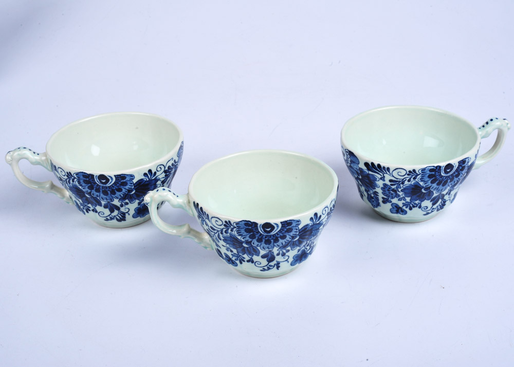 "Blue Flowers" China Collection