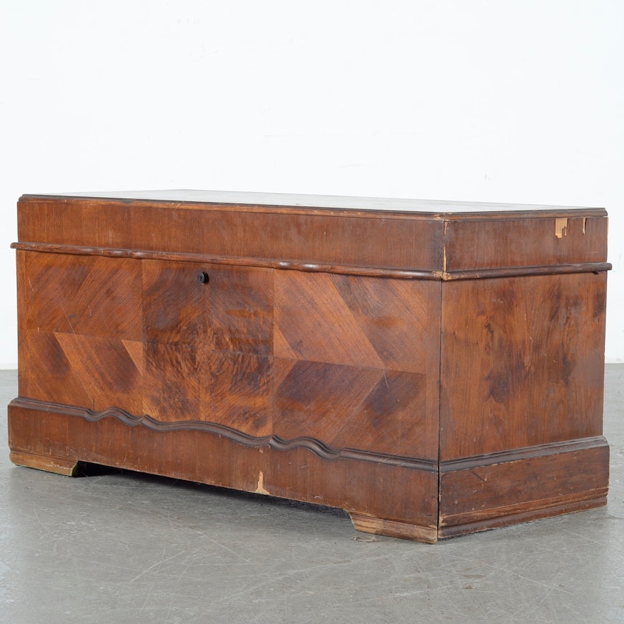 Vintage 1948 Roos Sweetheart Cedar Chest