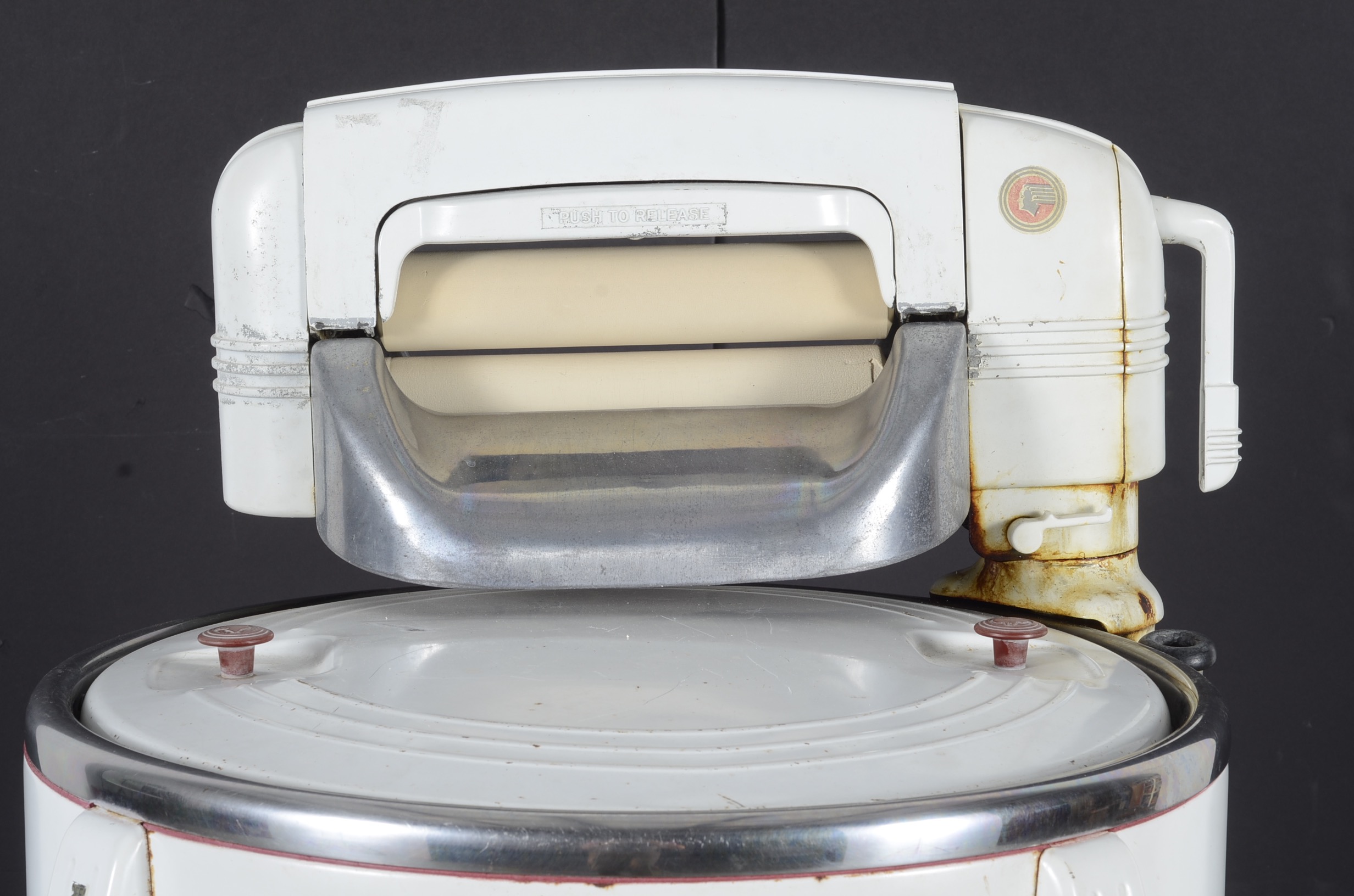 Vintage Speed Queen Model 90 Wringer Washer