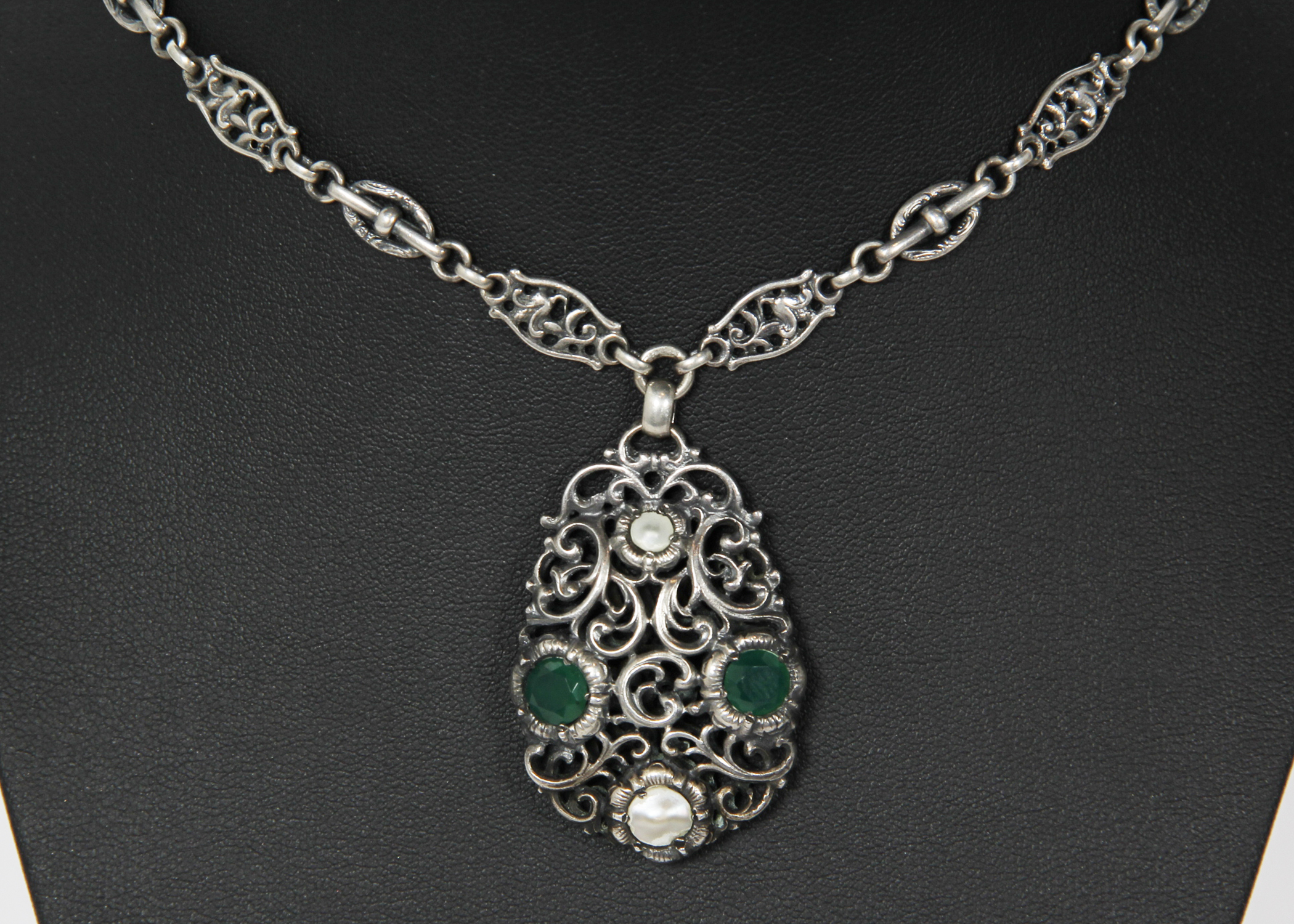 Sterling Silver Arts and Crafts Jadeite Pearl Necklace