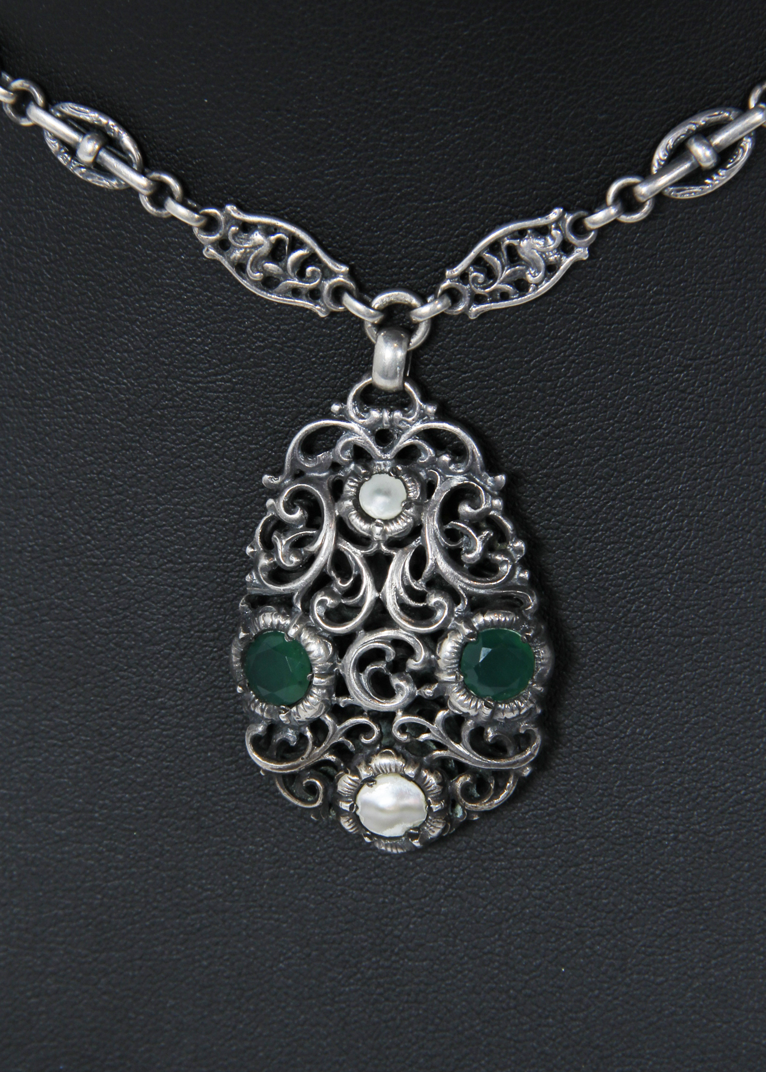 Sterling Silver Arts and Crafts Jadeite Pearl Necklace