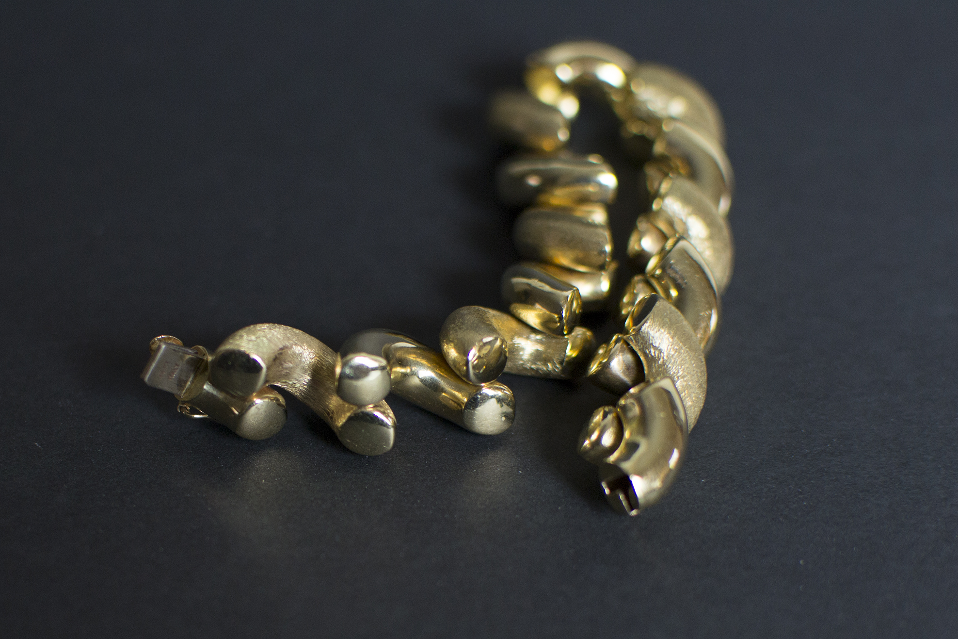 14k Rounded Gold Bracelet.