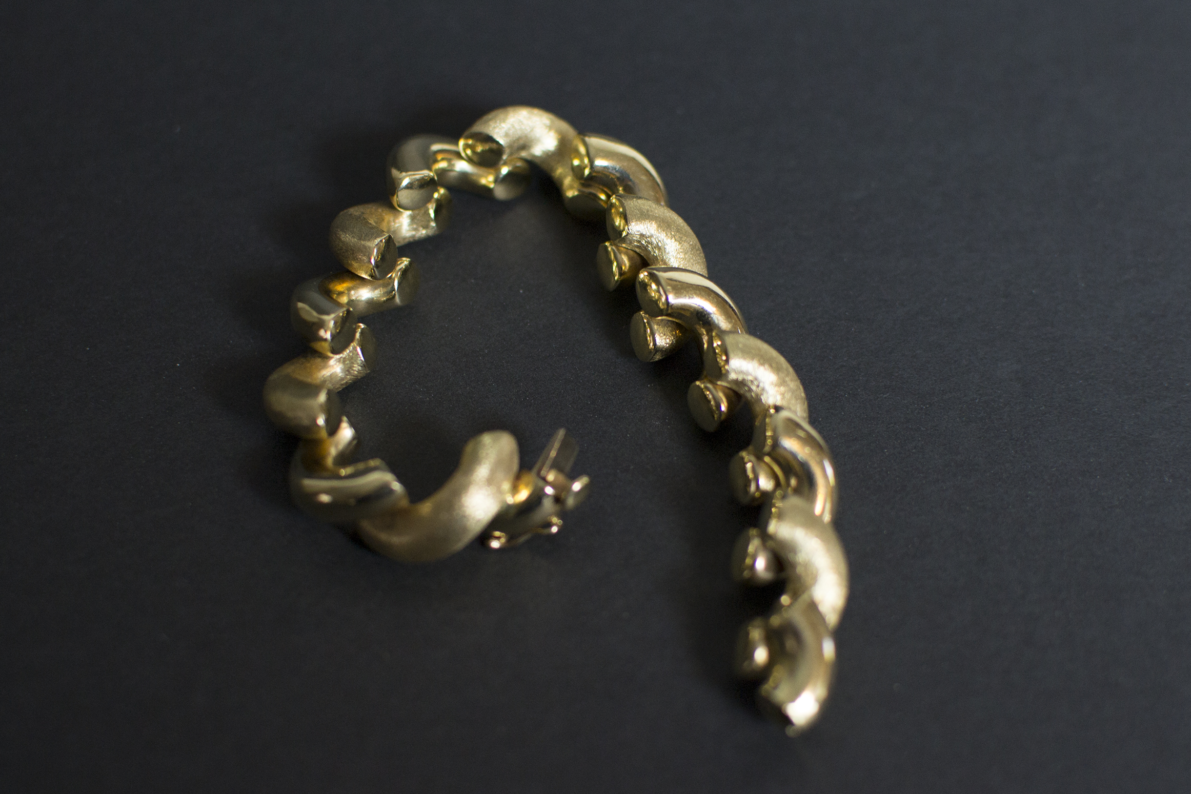14k Rounded Gold Bracelet.