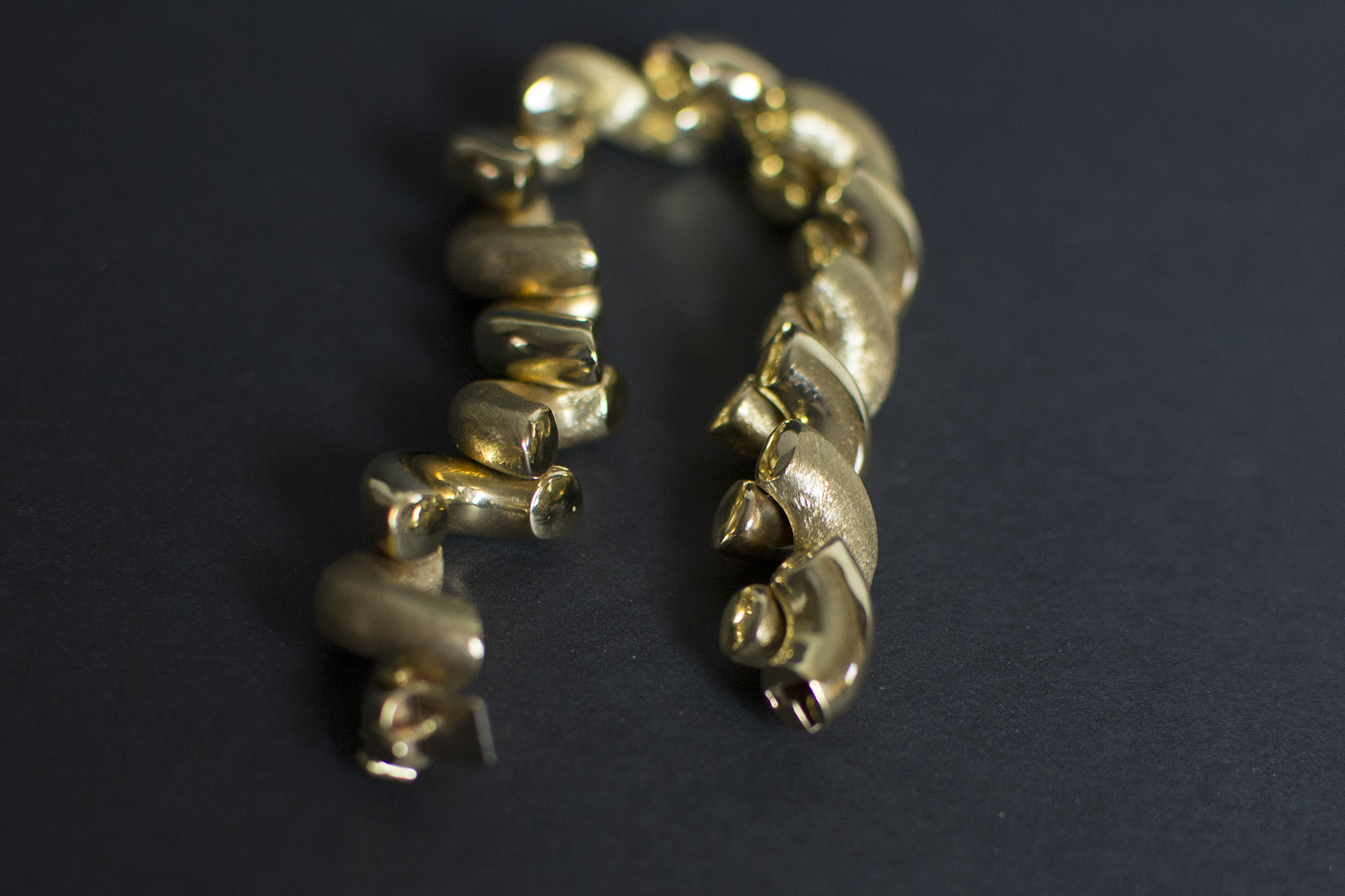 14k Rounded Gold Bracelet.