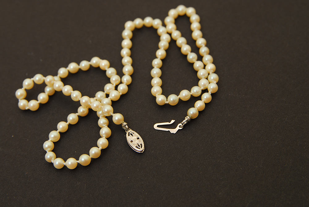 Vintage Najarda Faux Pearl necklace