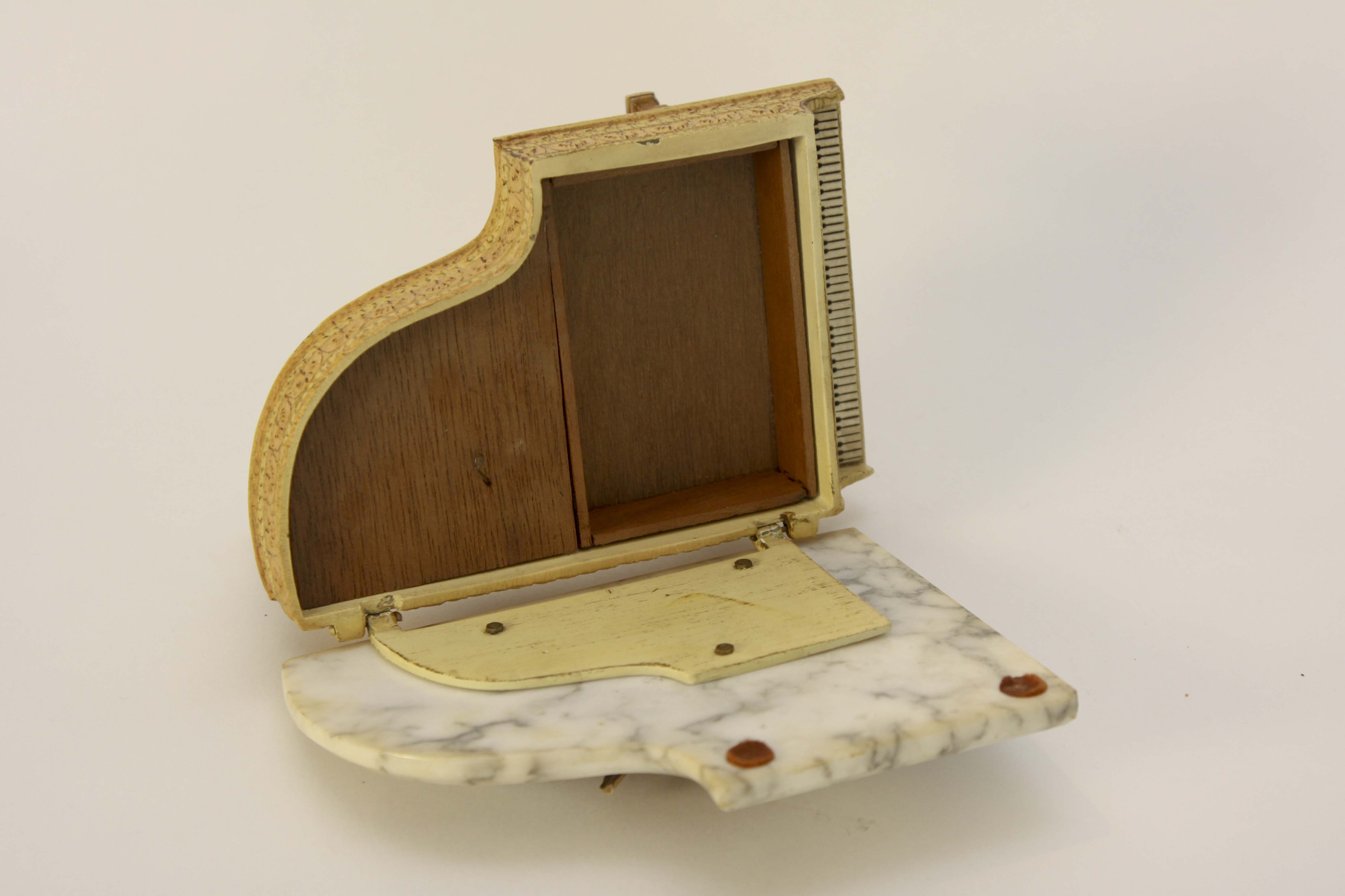 Vintage Italian Music Box with Pianist