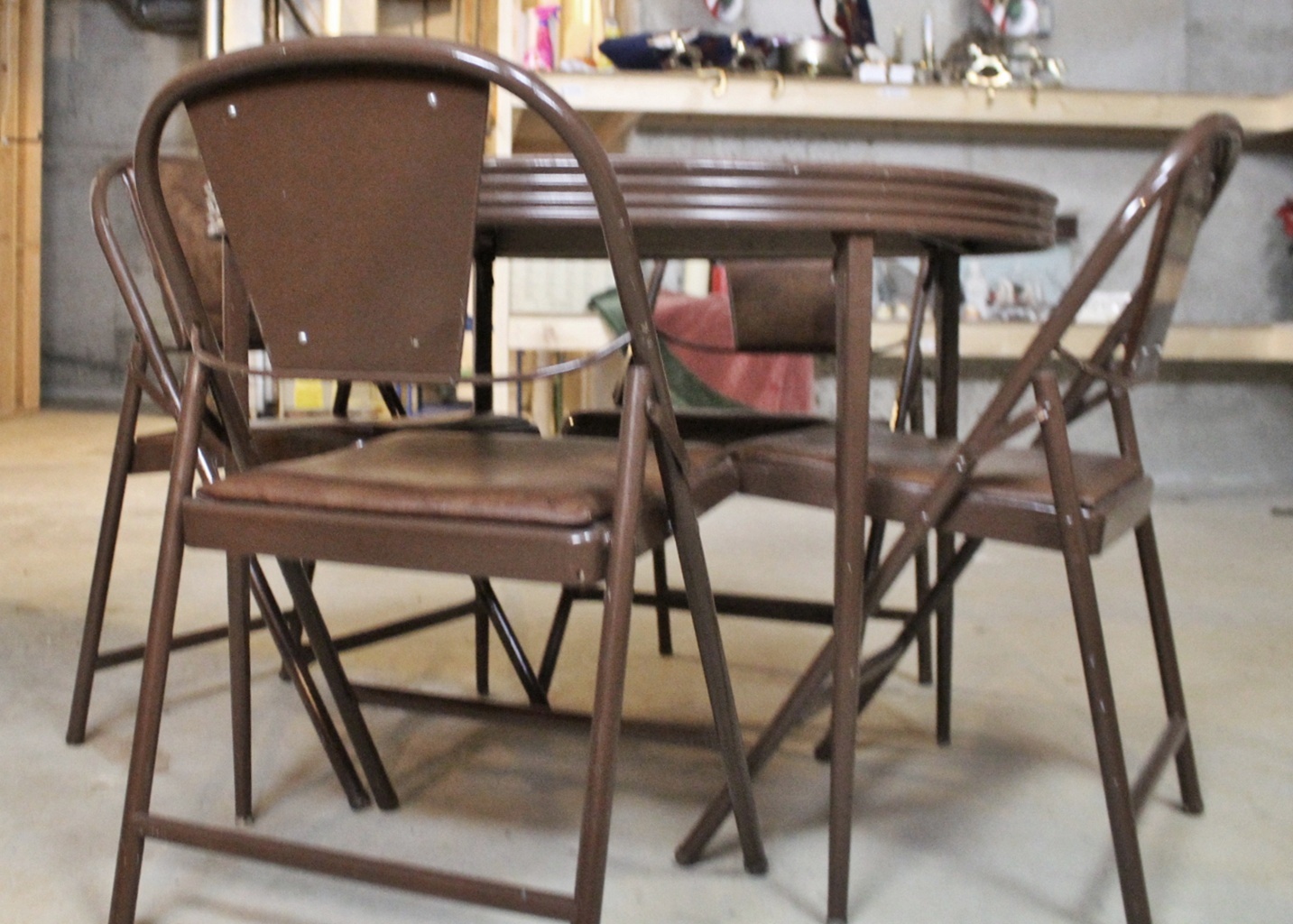 Round Folding Card Table with Four Matching Chairs
