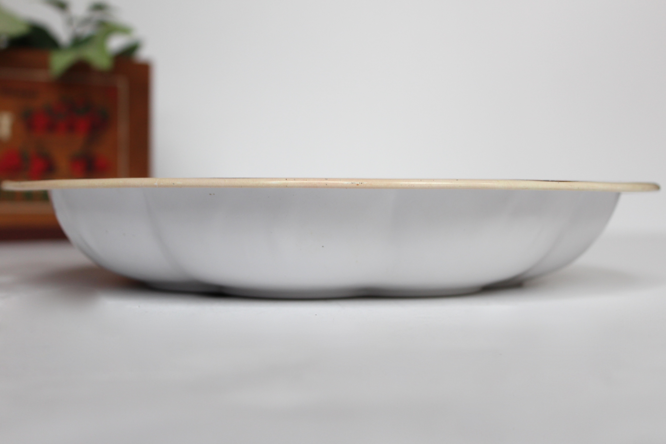 Antique-like Berry Kitchenalia