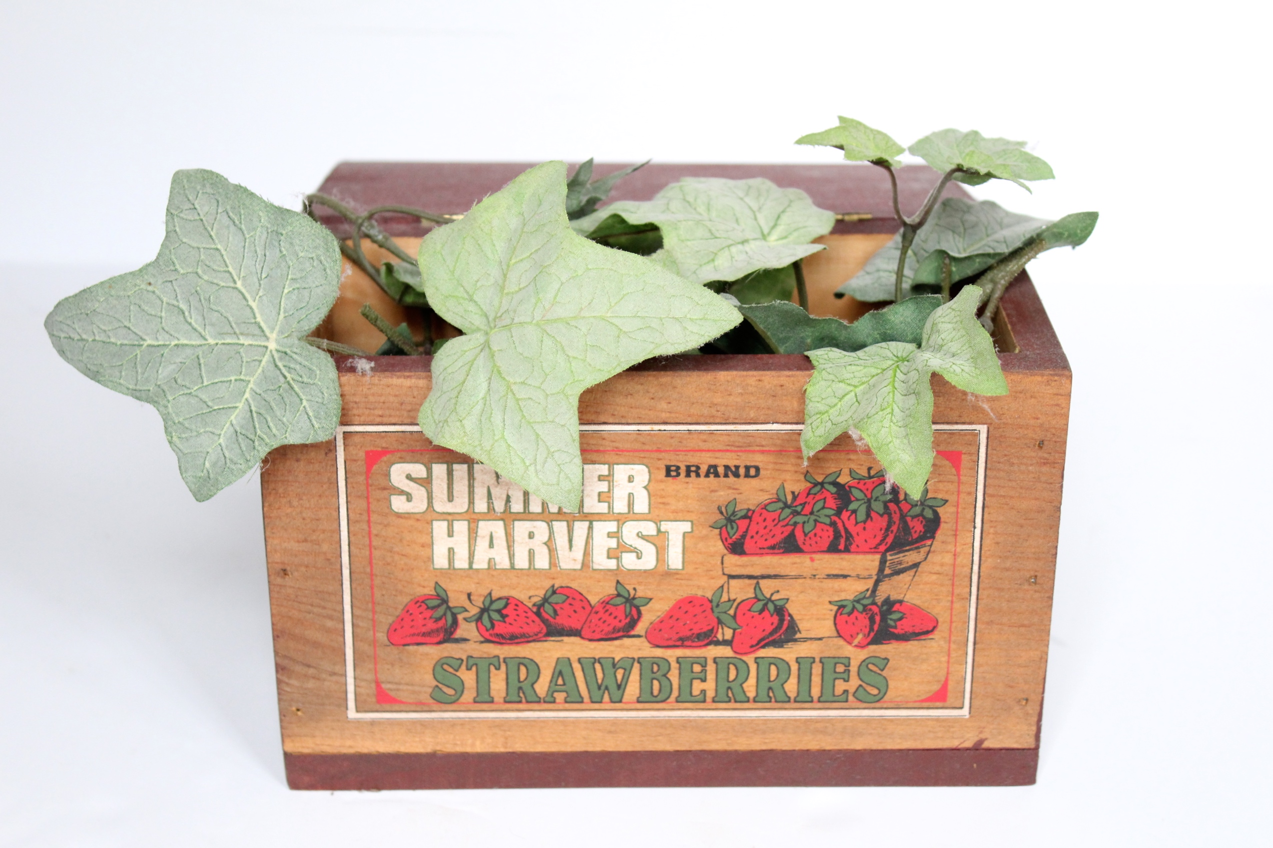 Antique-like Berry Kitchenalia