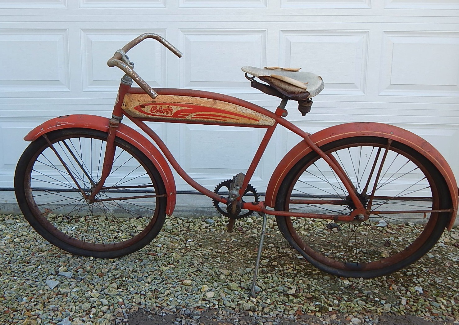 Vintage 1940's Columbia Torpedo Tank Bike