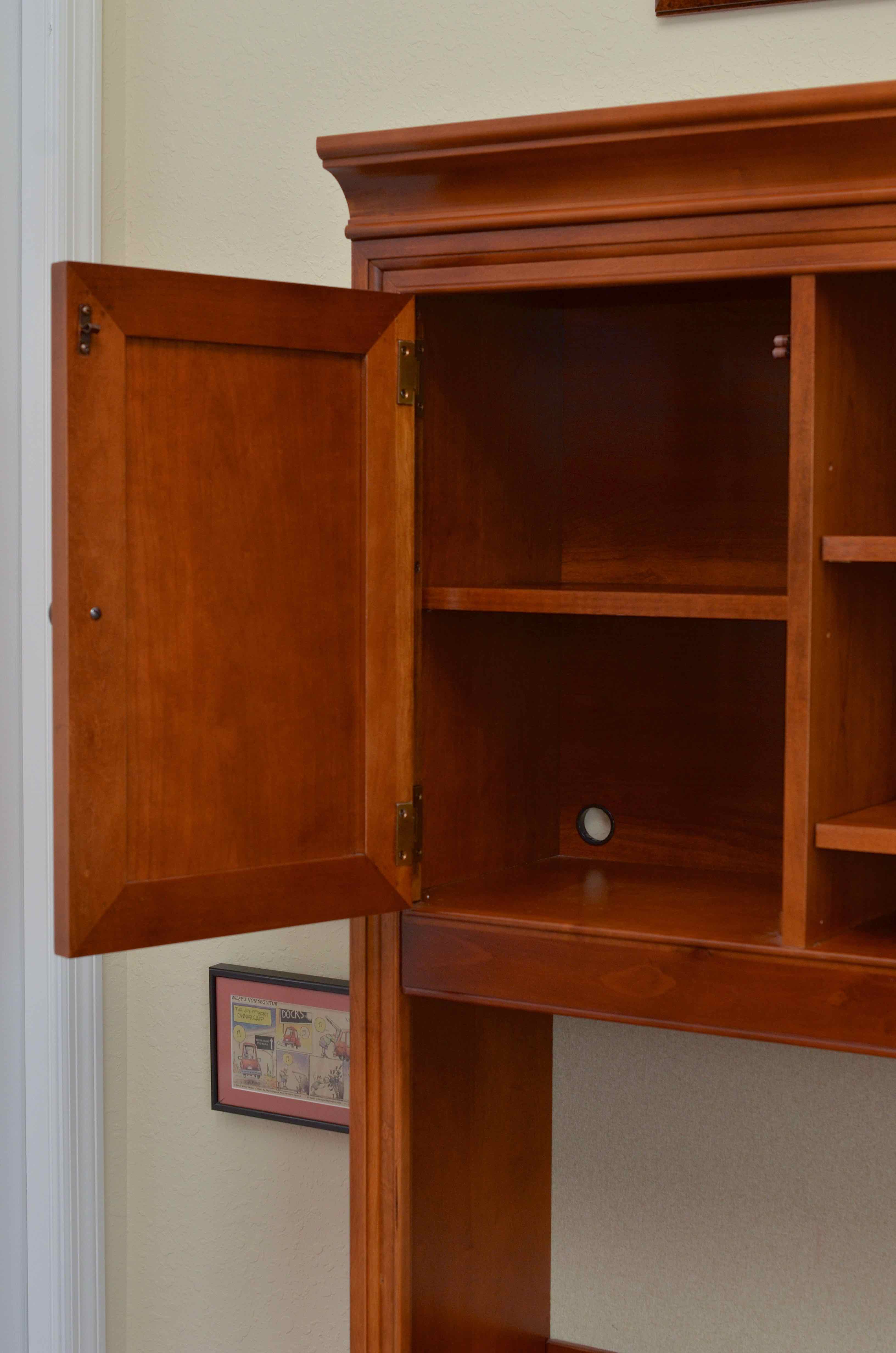 Stanley Furniture Credenza Desk With Hutch