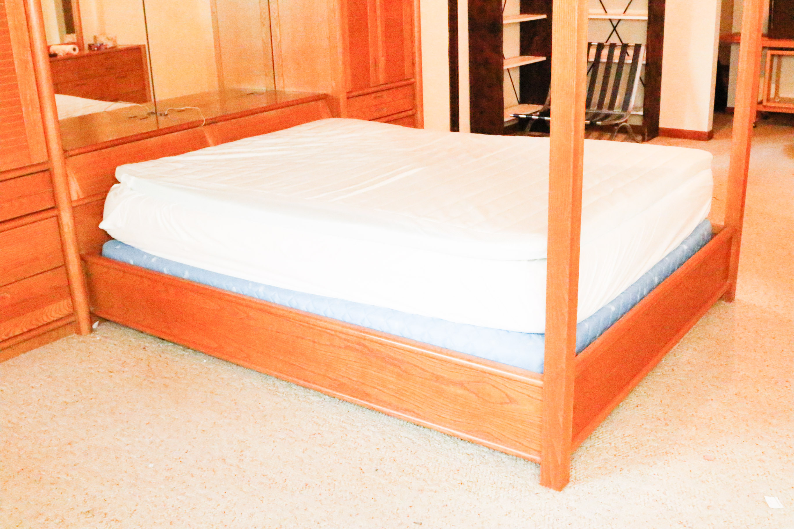 Vintage Thomasville Canopy Bed and Wardrobes