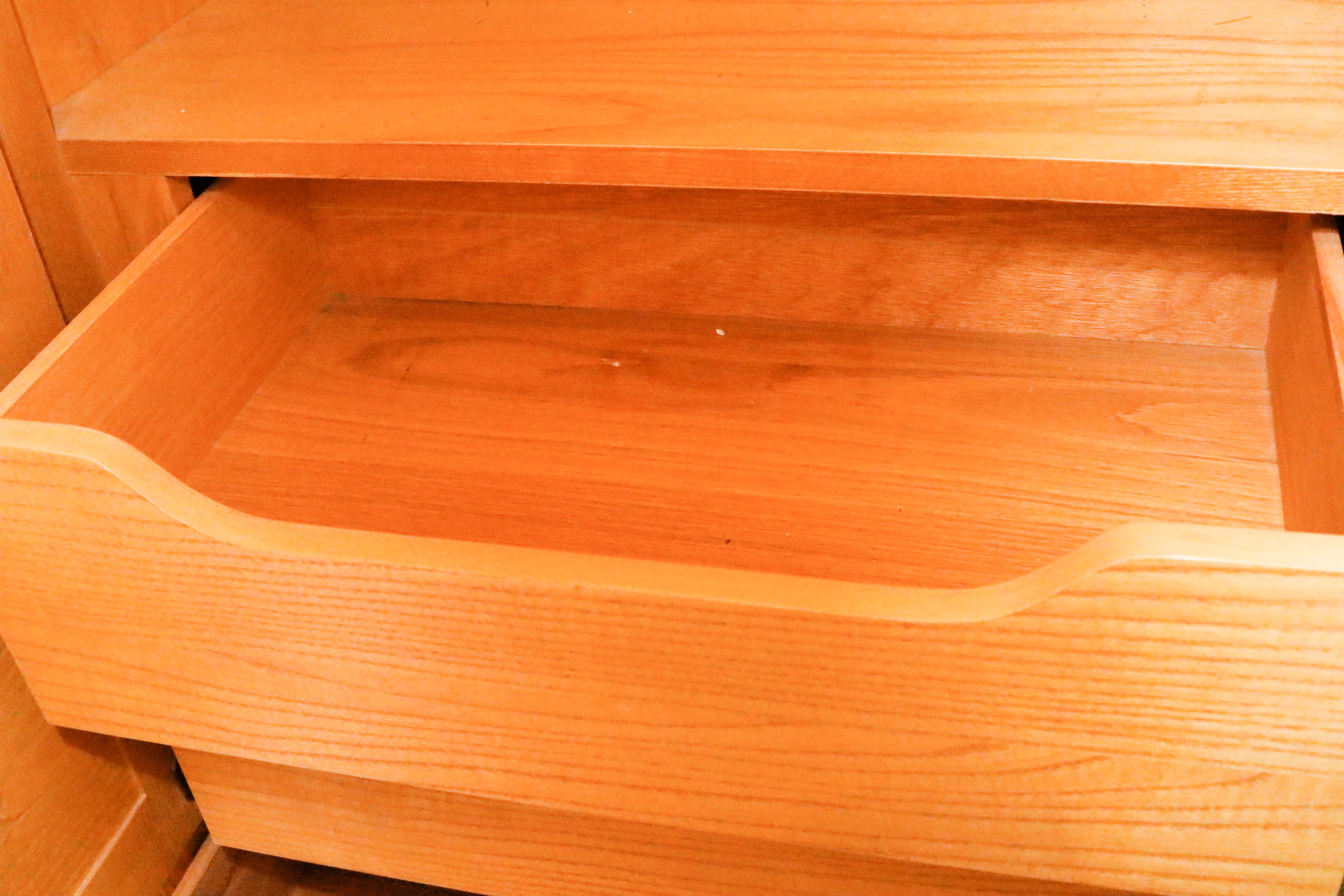 Vintage Thomasville Canopy Bed and Wardrobes