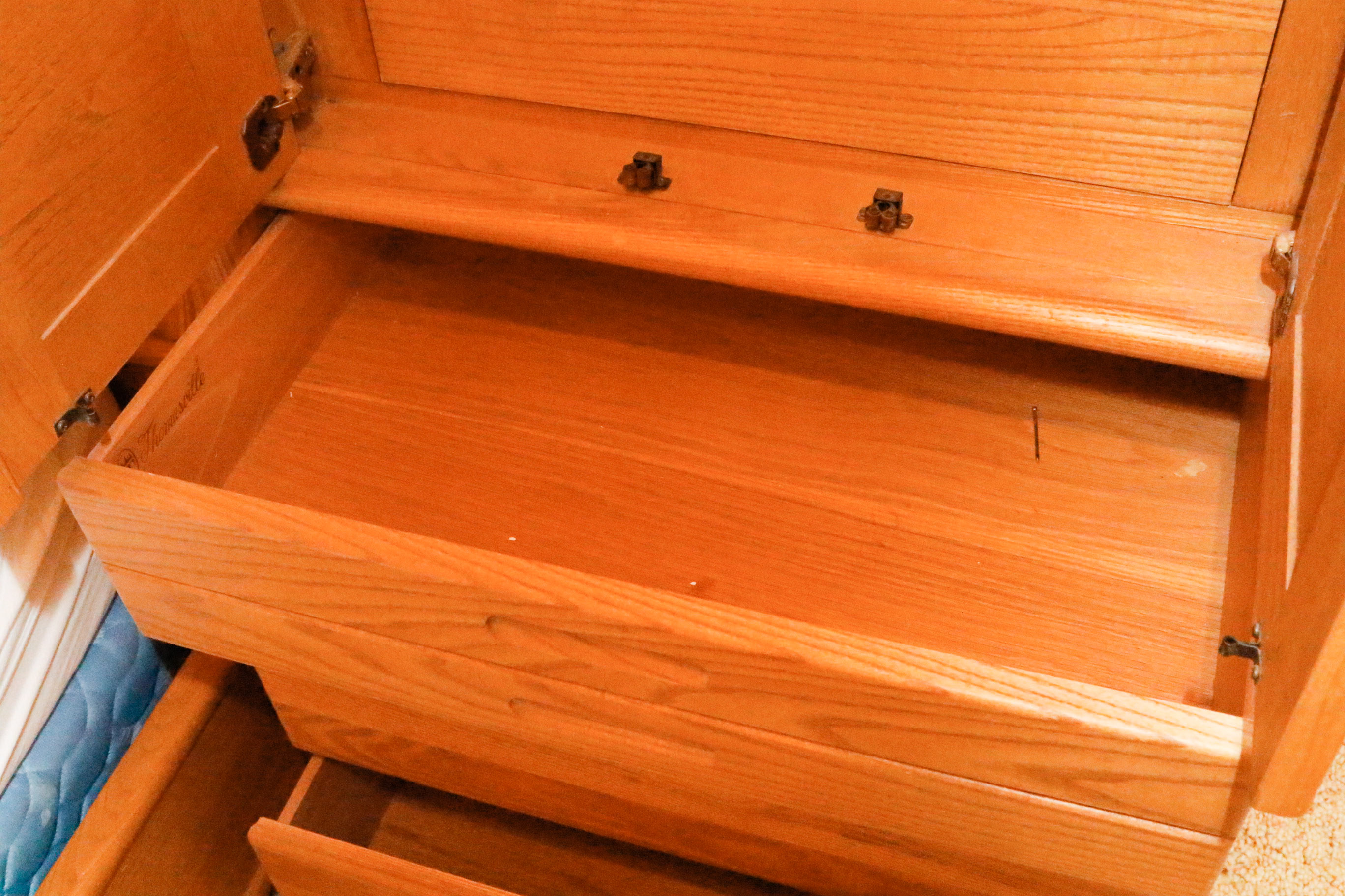 Vintage Thomasville Canopy Bed and Wardrobes