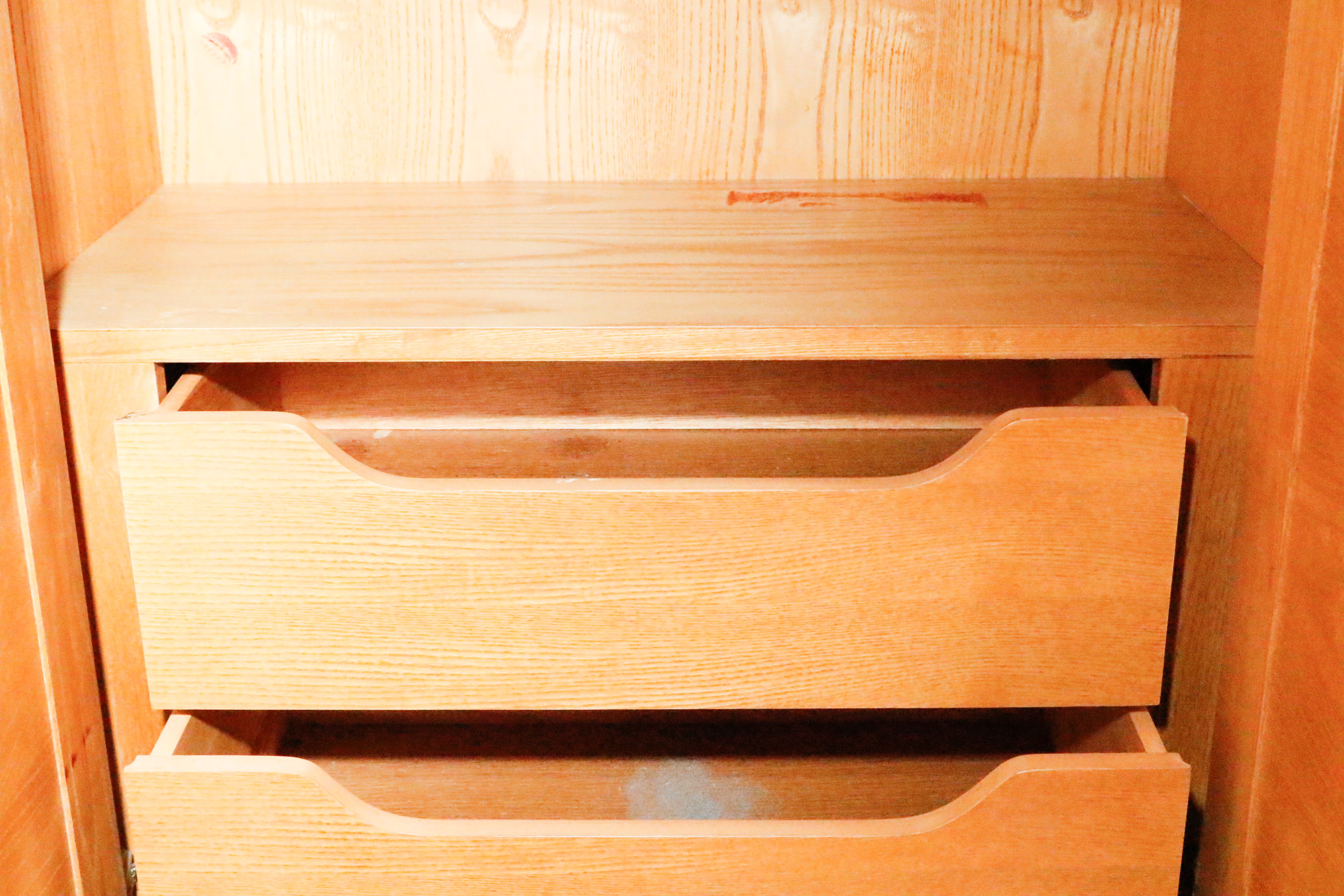 Vintage Thomasville Canopy Bed and Wardrobes