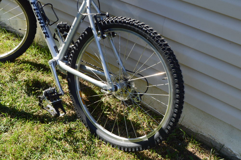 2000 Gary Fisher Tassajara Mountain Bike and Spare Tires