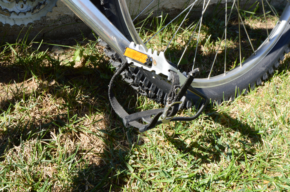 2000 Gary Fisher Tassajara Mountain Bike and Spare Tires