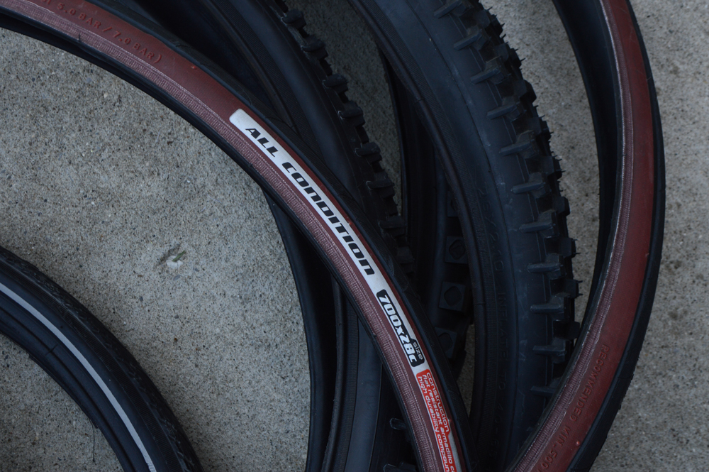 2000 Gary Fisher Tassajara Mountain Bike and Spare Tires