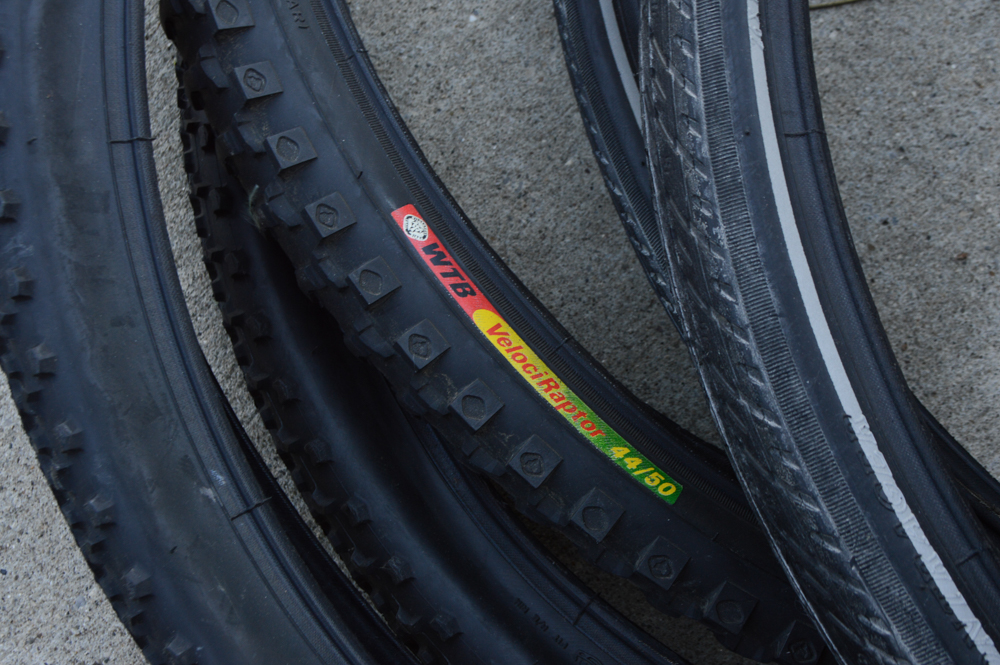 2000 Gary Fisher Tassajara Mountain Bike and Spare Tires