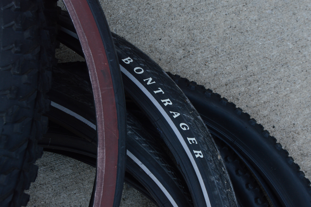 2000 Gary Fisher Tassajara Mountain Bike and Spare Tires