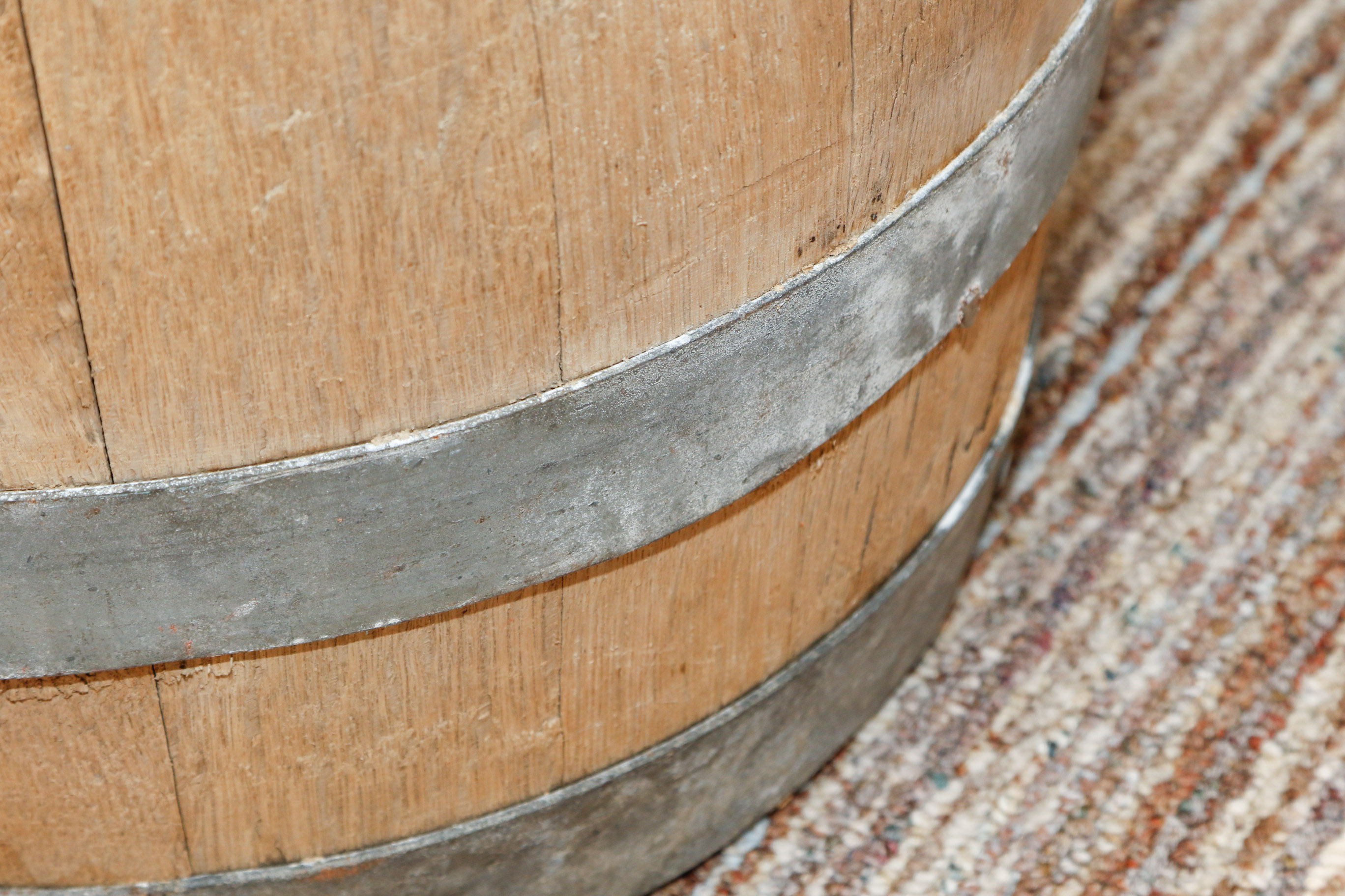 Washington Breweries Barrel with Removable Round Glass Tabletop