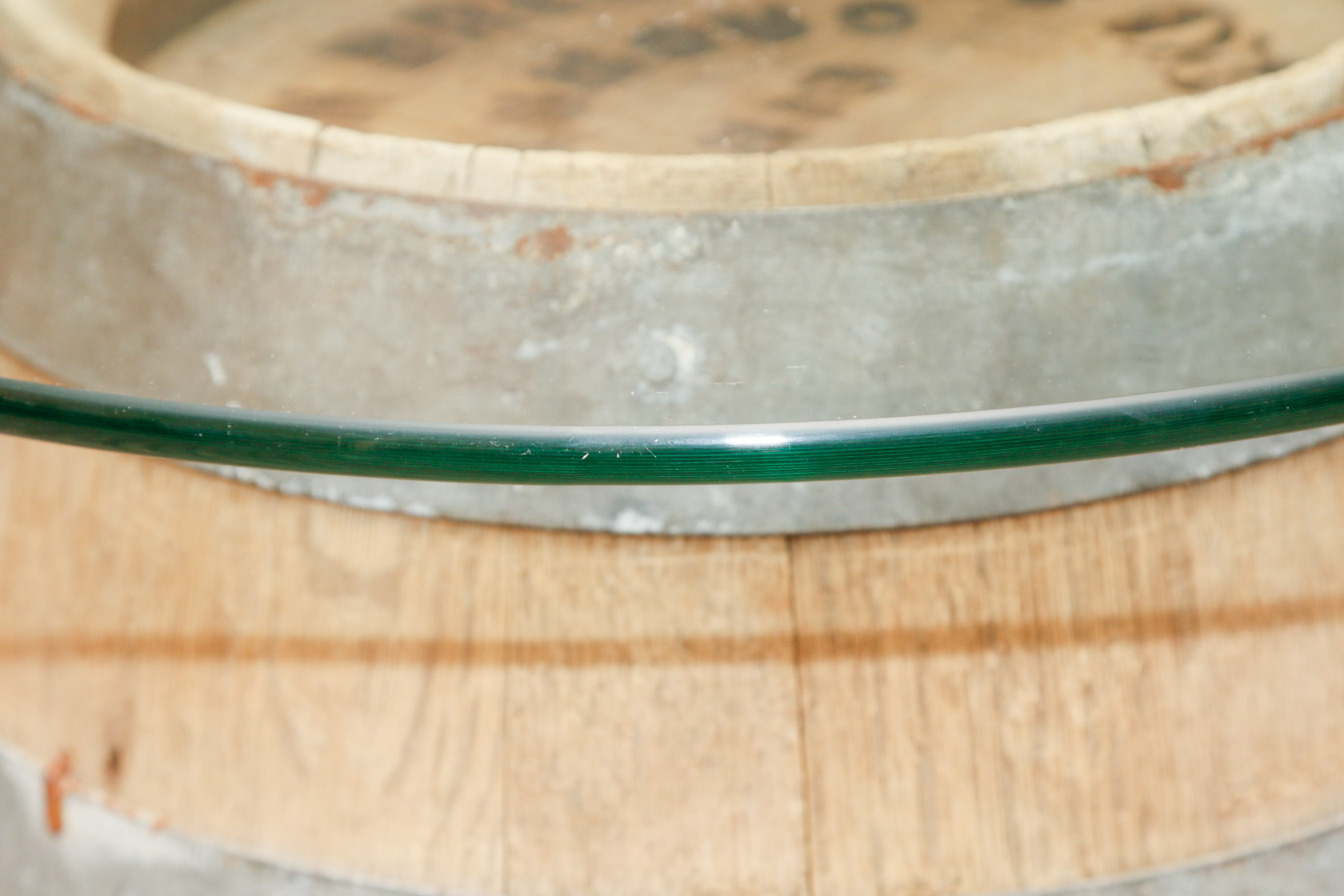 Washington Breweries Barrel with Removable Round Glass Tabletop