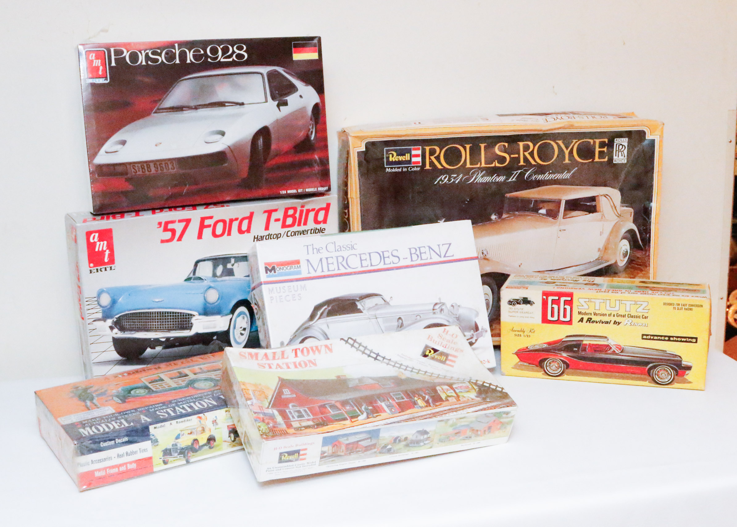 Collection of Unassembled Vintage Model Cars