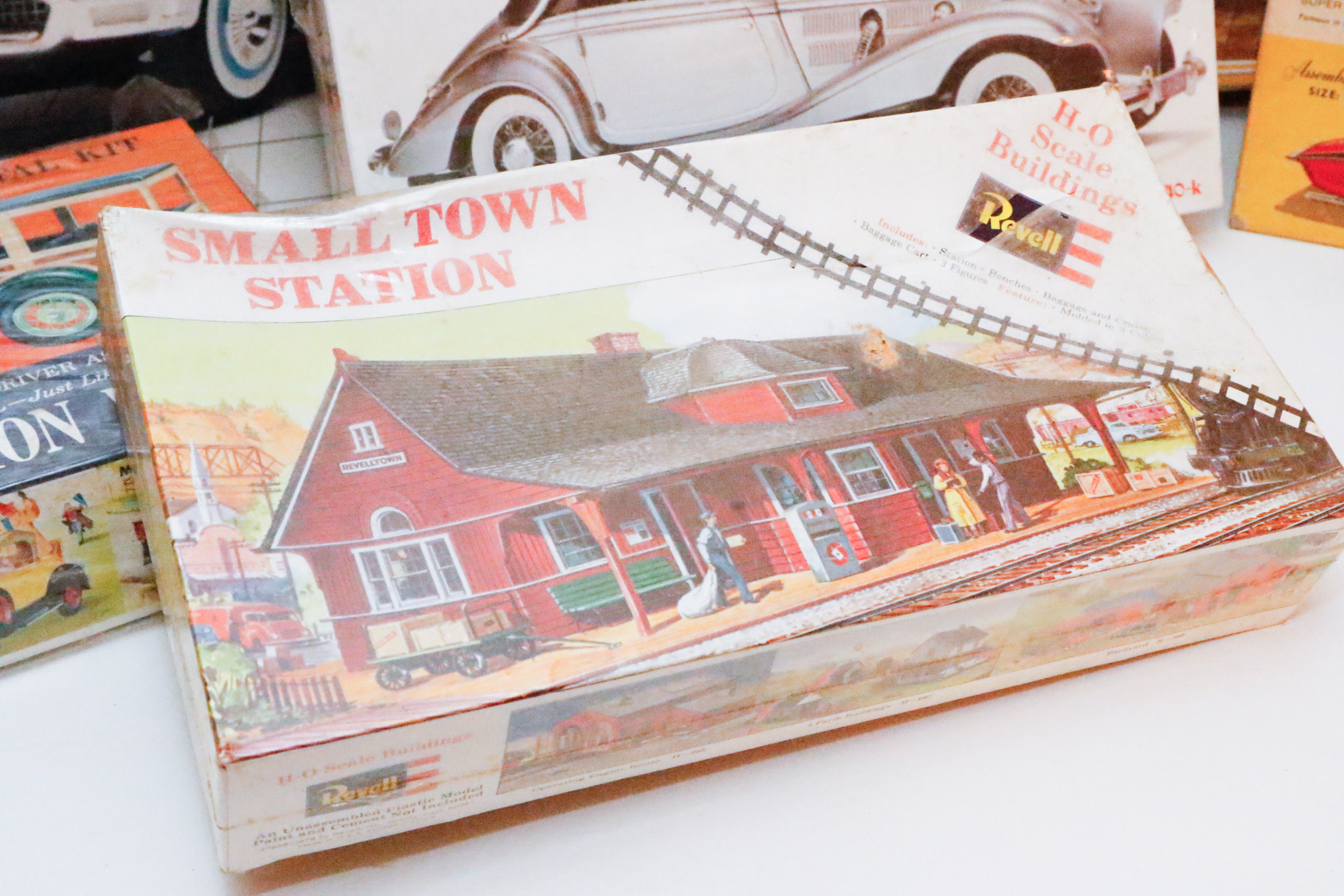 Collection of Unassembled Vintage Model Cars