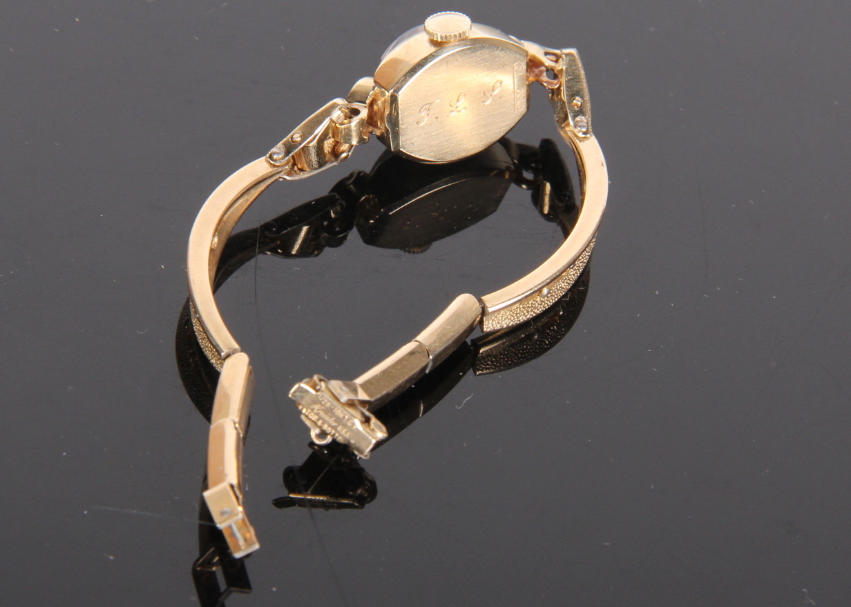 Vintage Women's Elgin 19 Wrist Watch