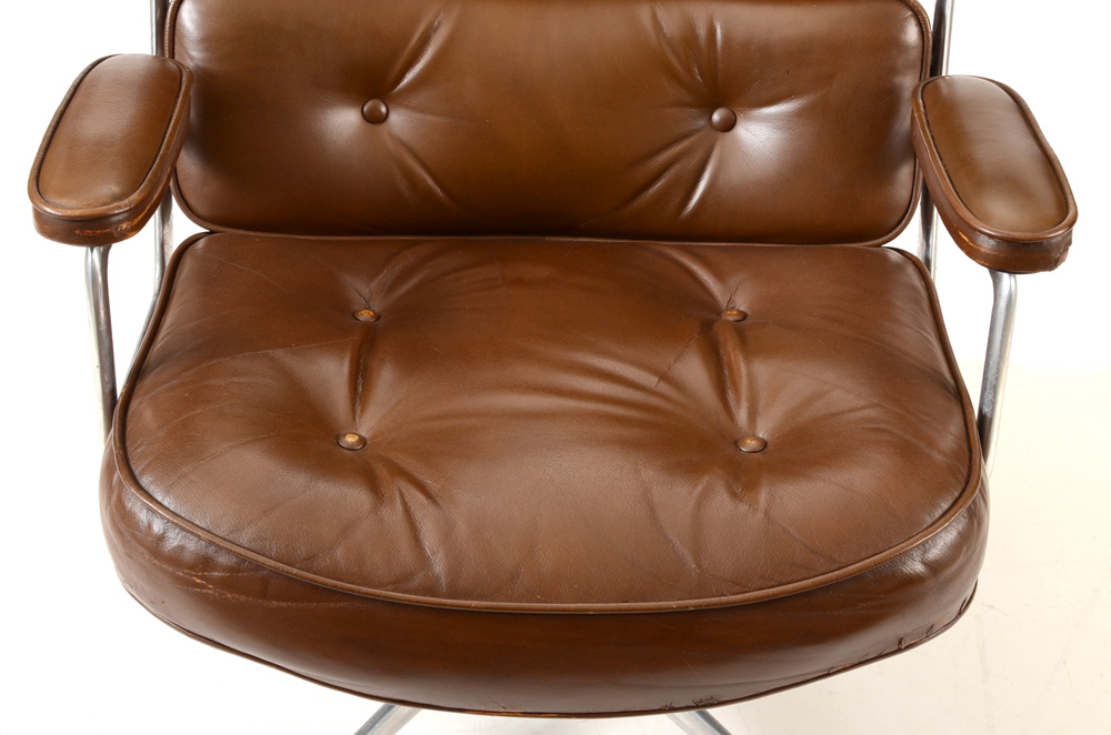 Modern Charles Eames Time Life Lounge Chair